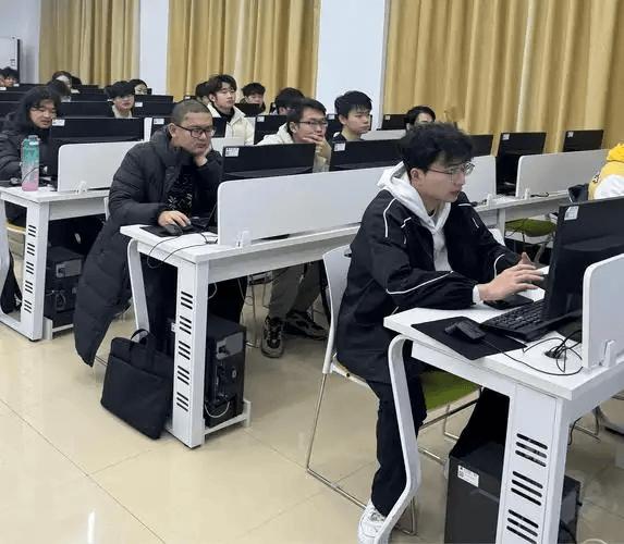  【深度拆解】2万人投票撕开就业真相：计算机神话破灭背后的结构性危机 新闻 【深度拆解】2万人投票撕开就业真相：计算机神话破灭背后的结构性危机 新闻 【深度拆解】2万人投票撕开就业真相：计算机神话破灭背后的结构性危机 新闻