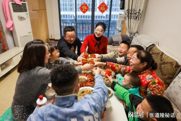 家庭财务决策中的权力博弈：一场年夜饭背后的婚姻危机复盘