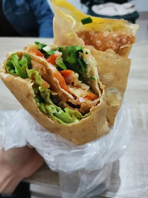  【技术拆解】天津煎饼果子为何坚守"三不"：一份源自运河码头的工业级美食配方 文化旅游 【技术拆解】天津煎饼果子为何坚守"三不"：一份源自运河码头的工业级美食配方 文化旅游