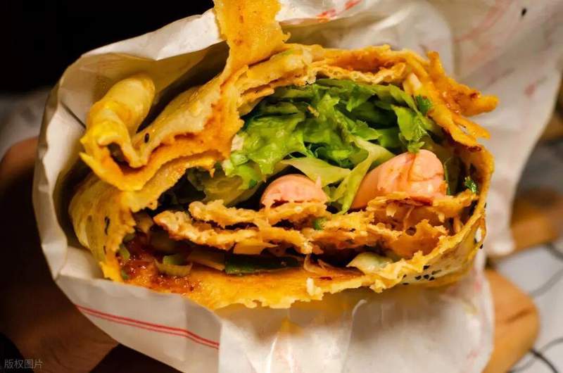  【技术拆解】天津煎饼果子为何坚守"三不"：一份源自运河码头的工业级美食配方 文化旅游 【技术拆解】天津煎饼果子为何坚守"三不"：一份源自运河码头的工业级美食配方 文化旅游